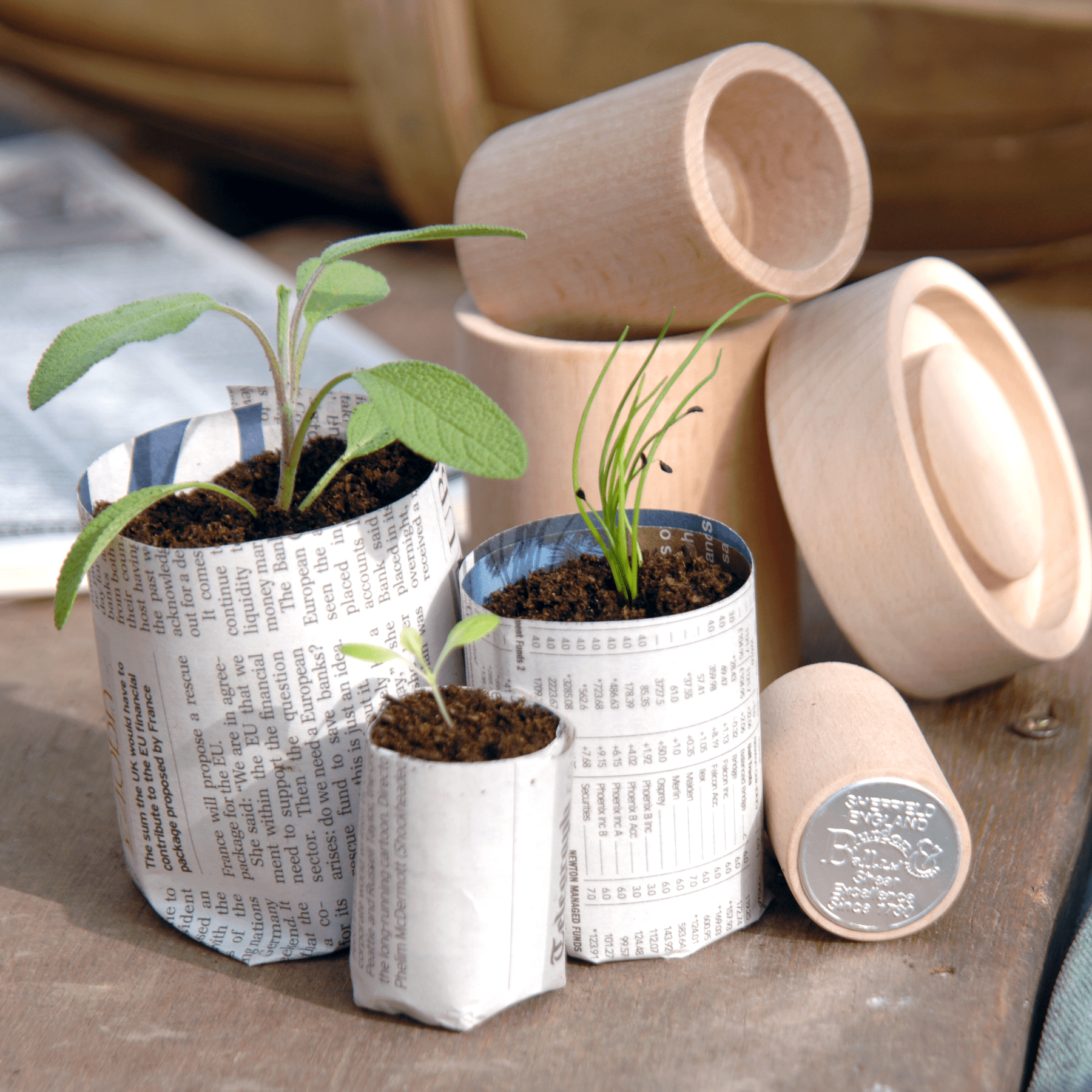 Paper pot maker