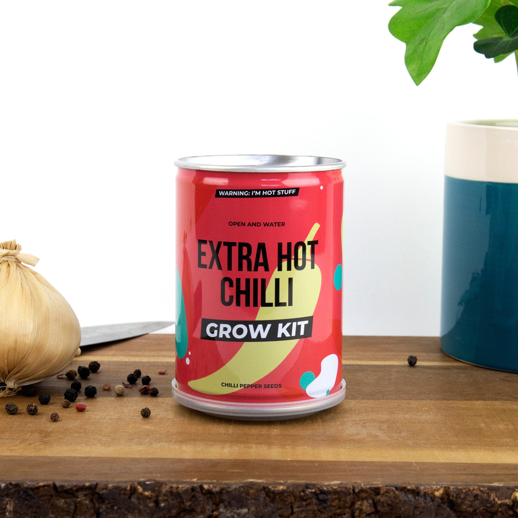 Extra hot chilli peppers grow tin