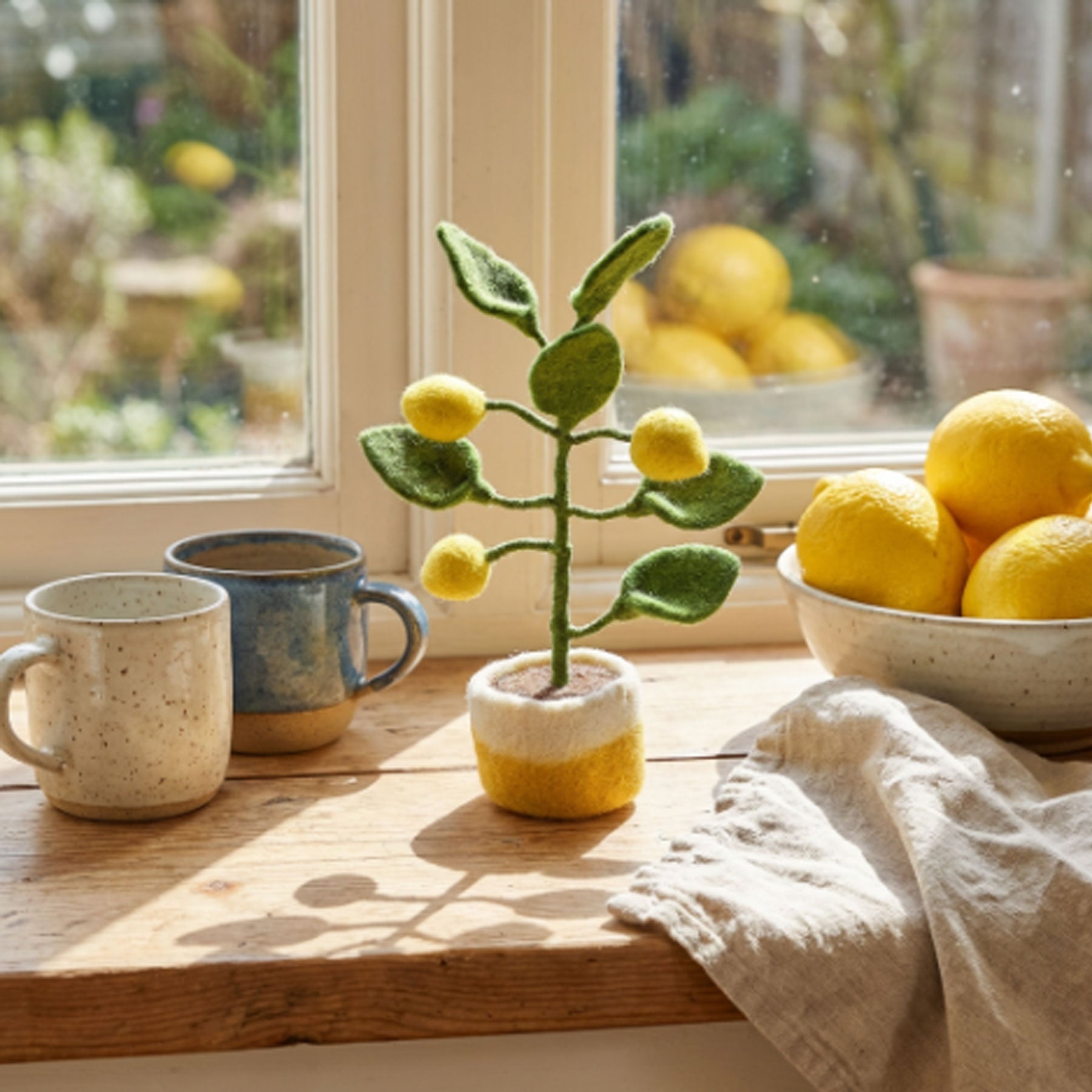 Felt lemon tree standing plant