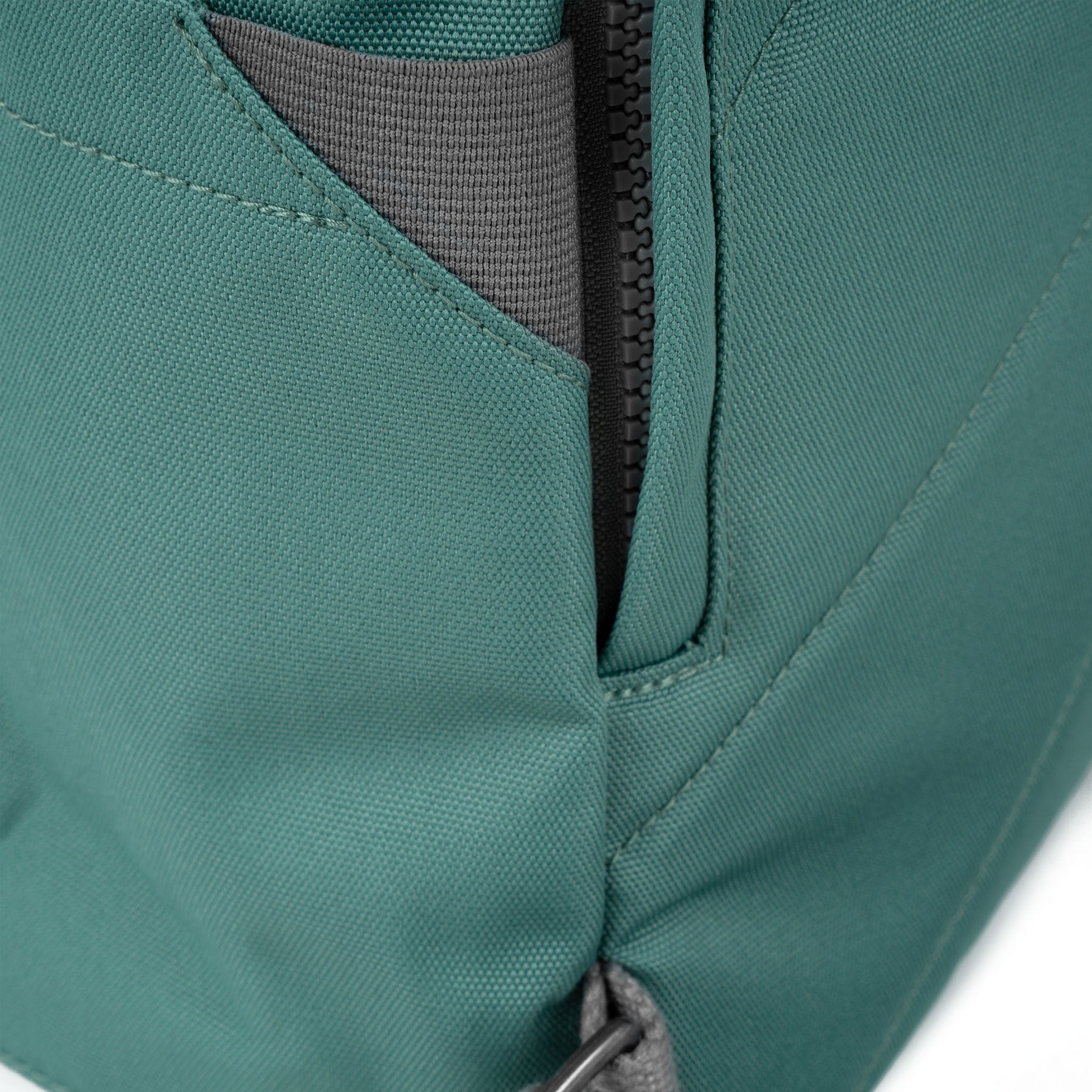 Finchley A backpack sage