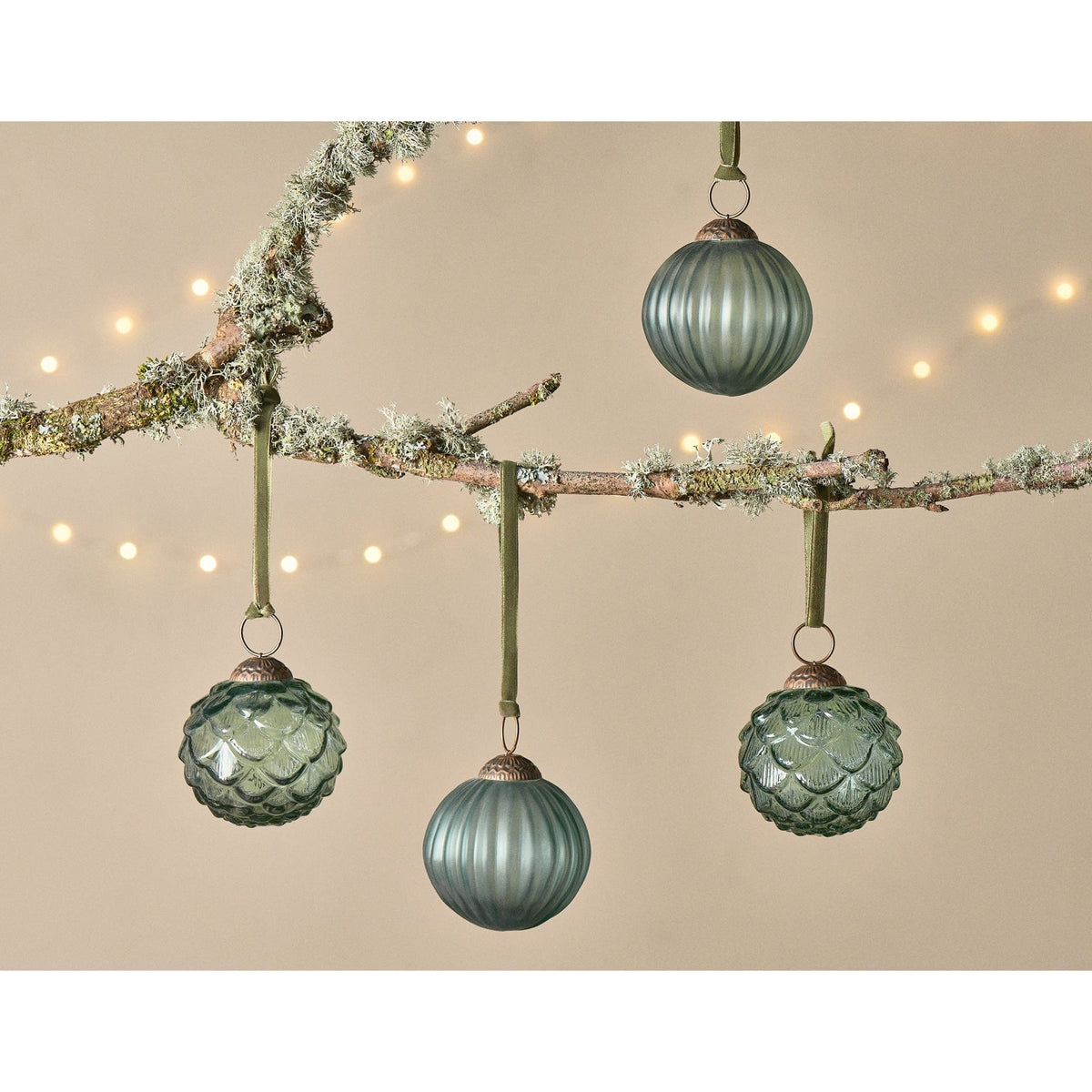 Hara bauble green