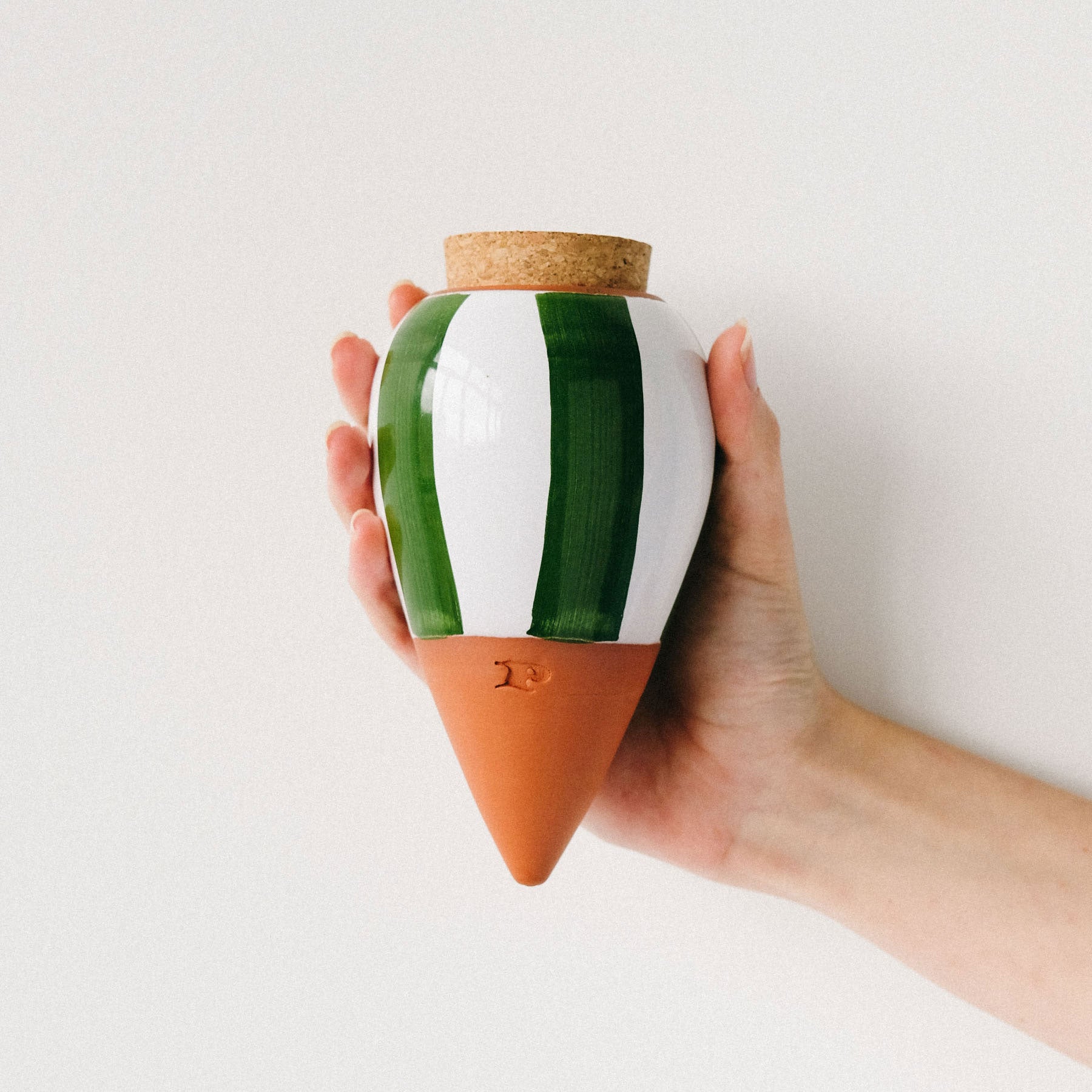 Hydrating olla green and ivory stripes