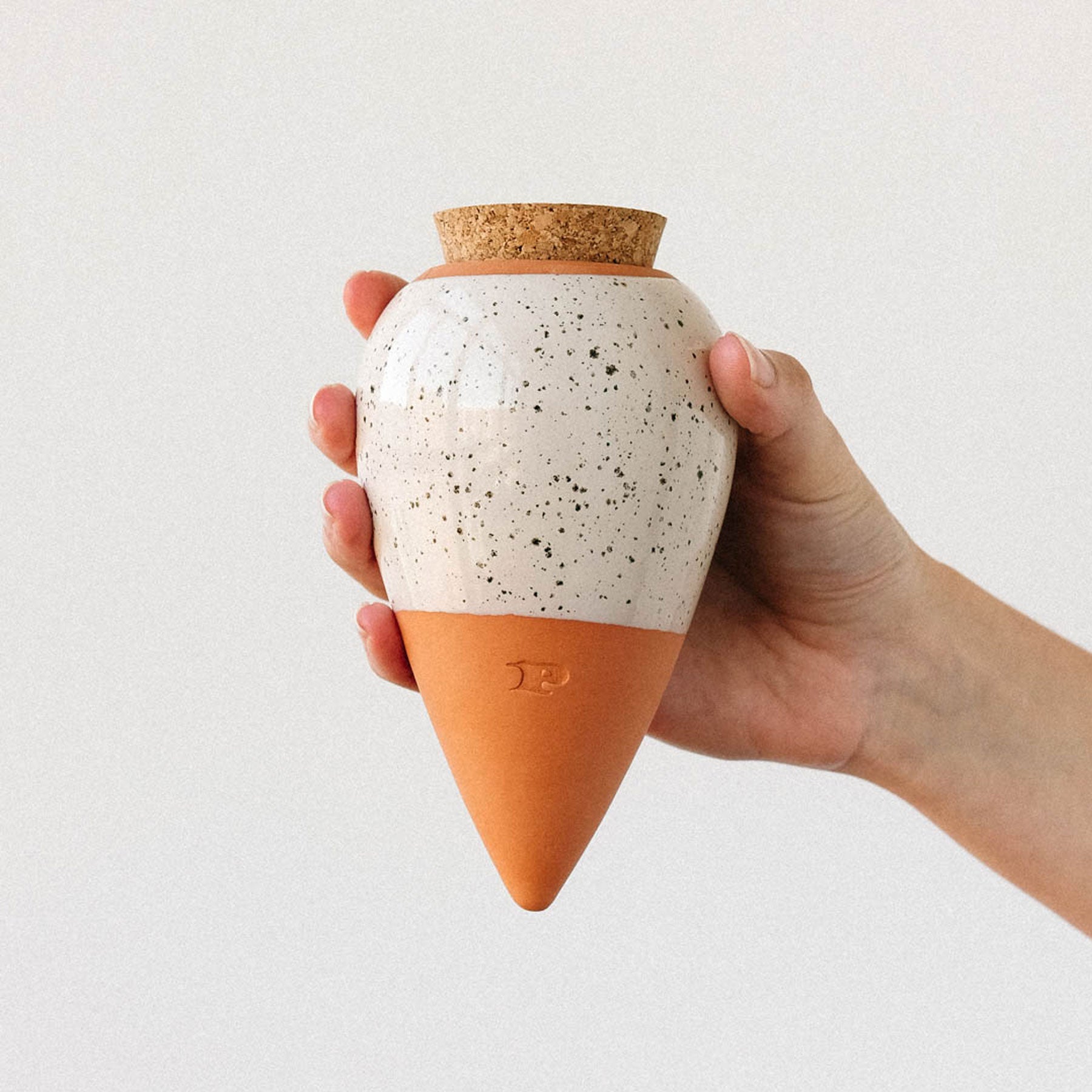 Hydrating olla speckled white
