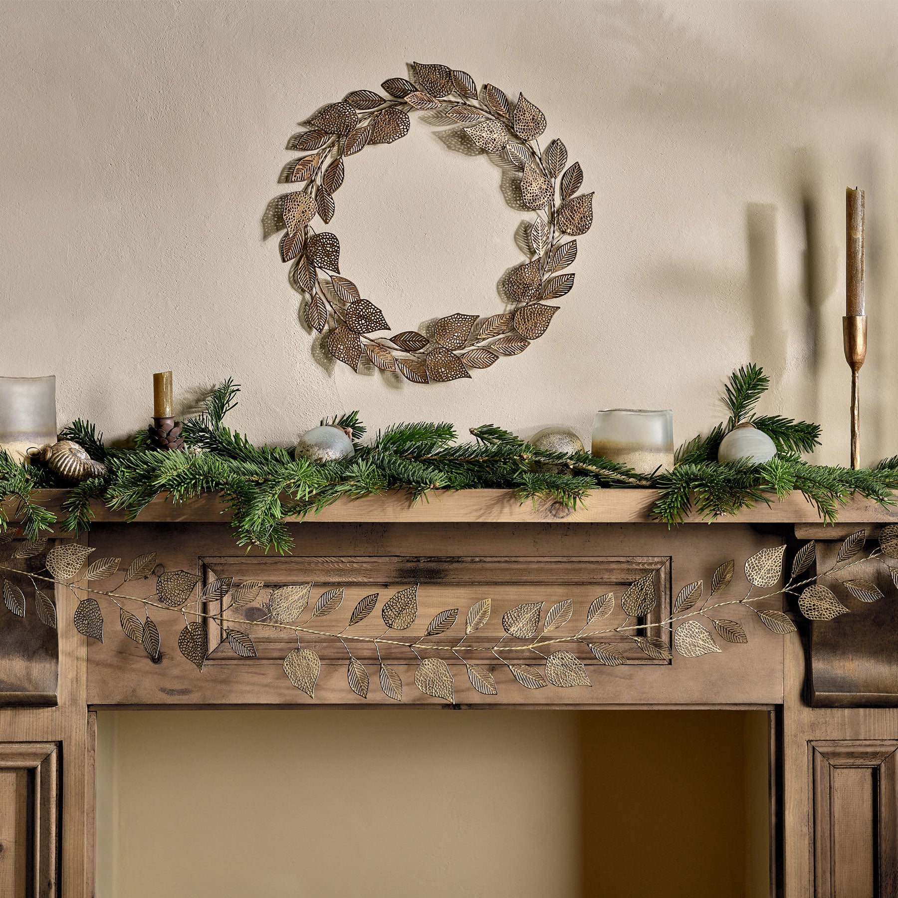 Charita wreath antique brass