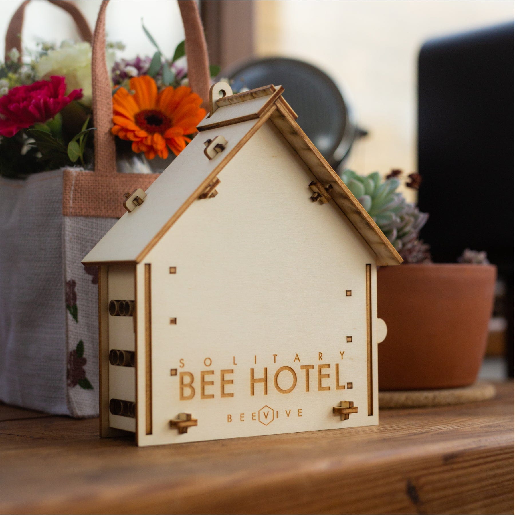 DIY bee hotel kit