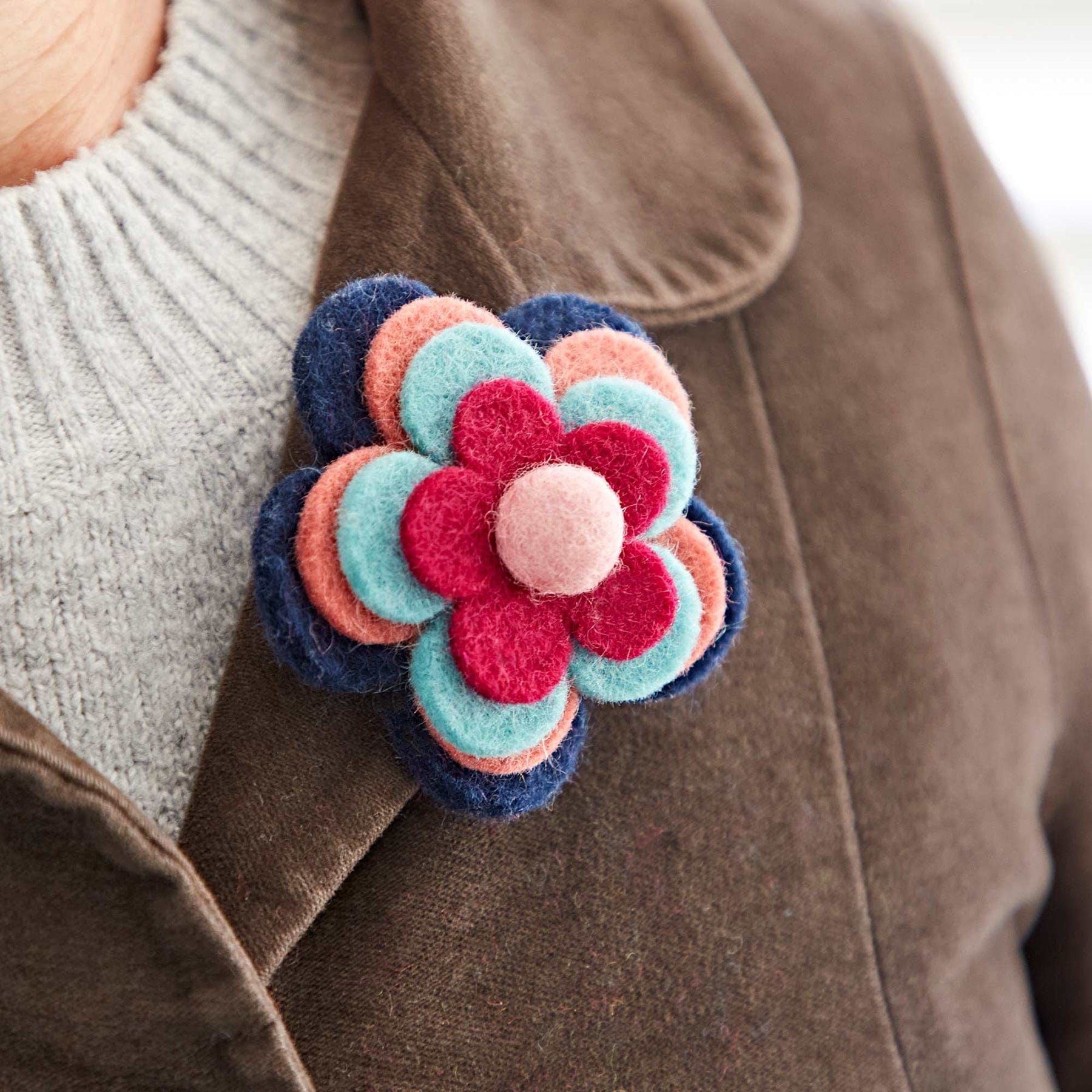 Felt 4 flower brooch (sold singly)