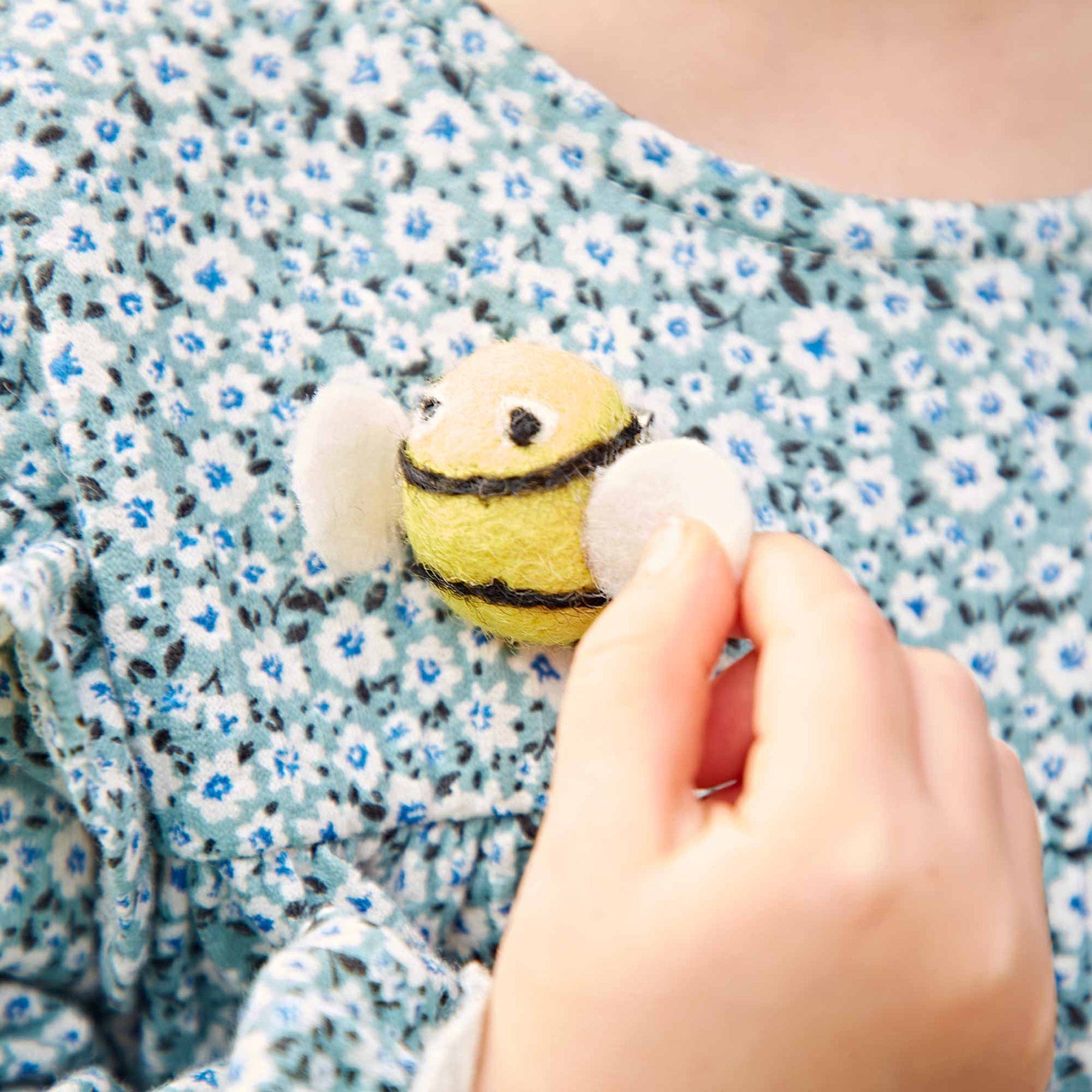 Felt bee brooch