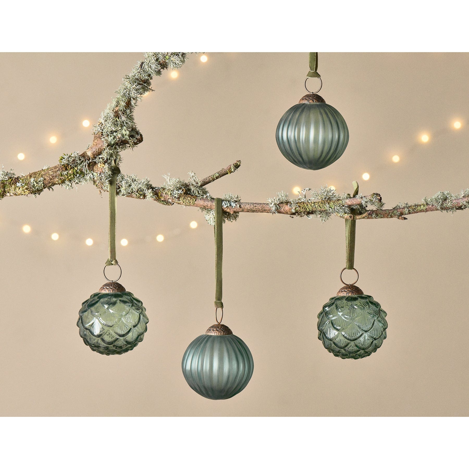 Hara bauble green