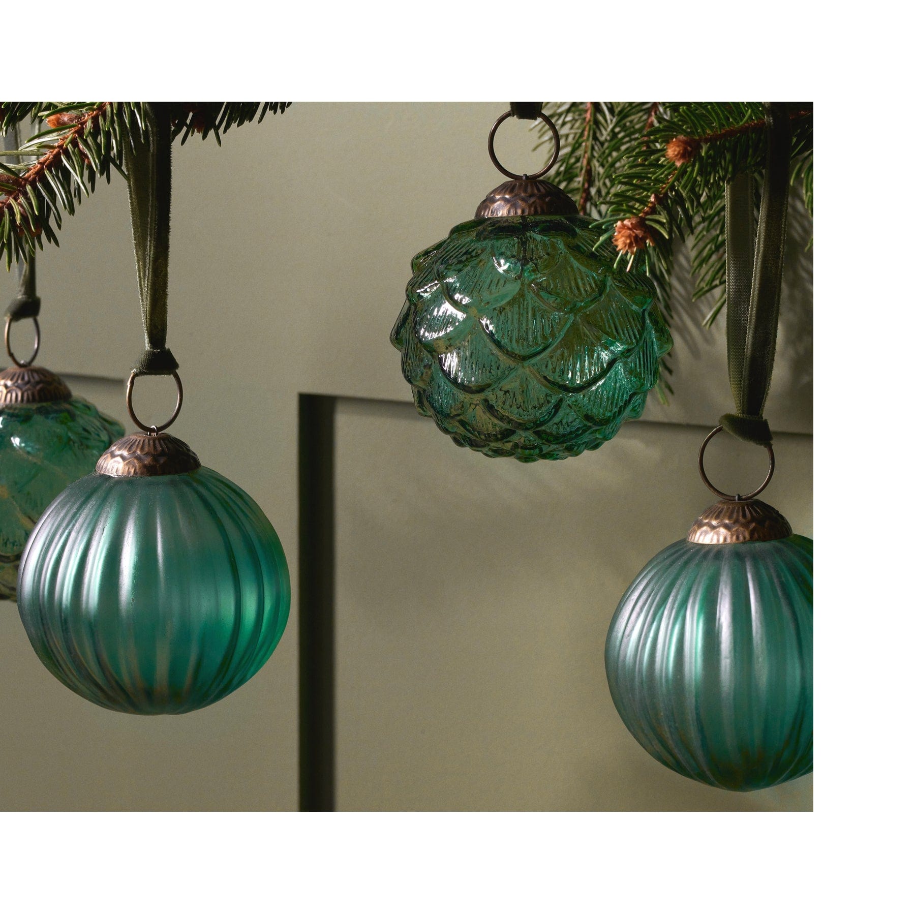 Hara bauble green