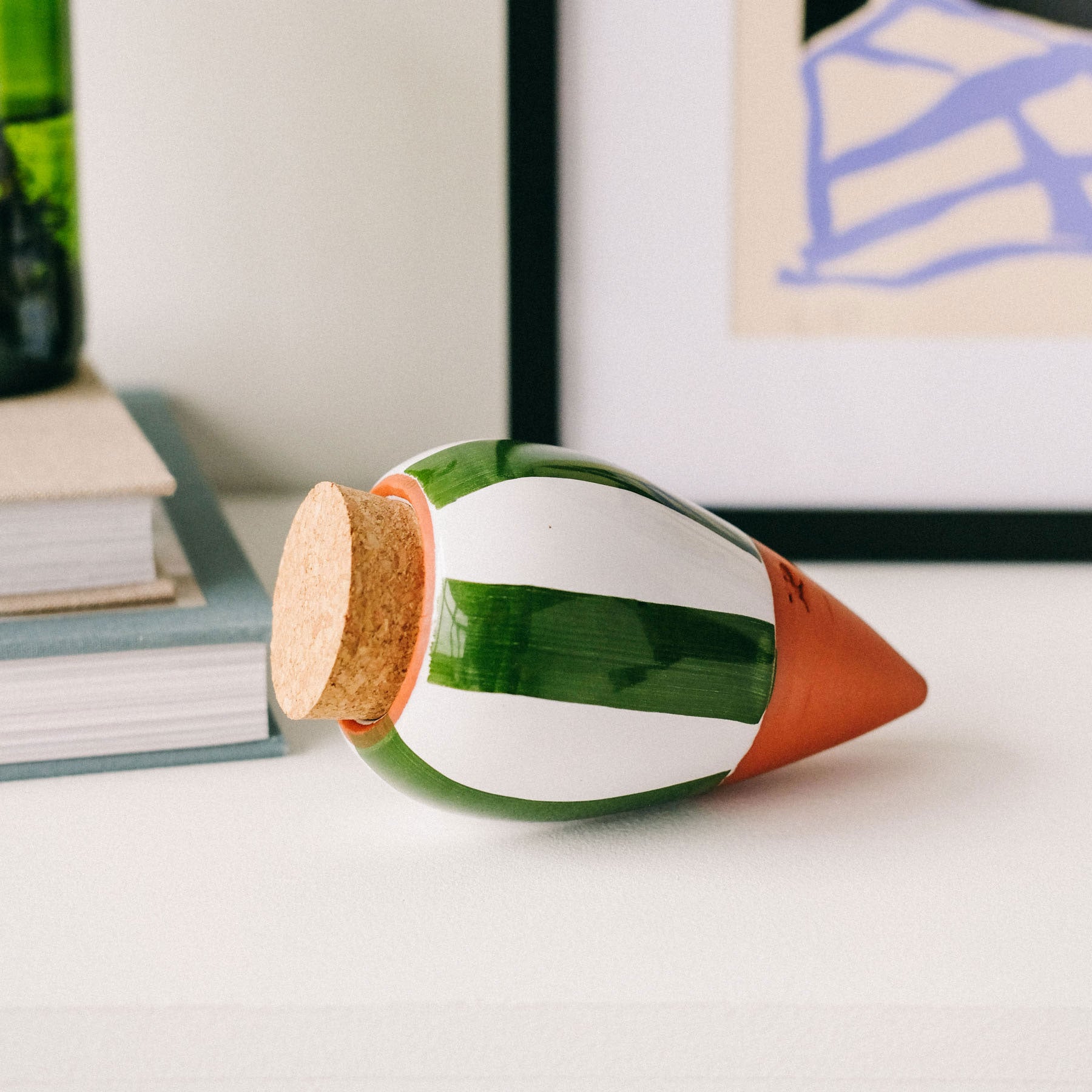 Hydrating olla green and ivory stripes
