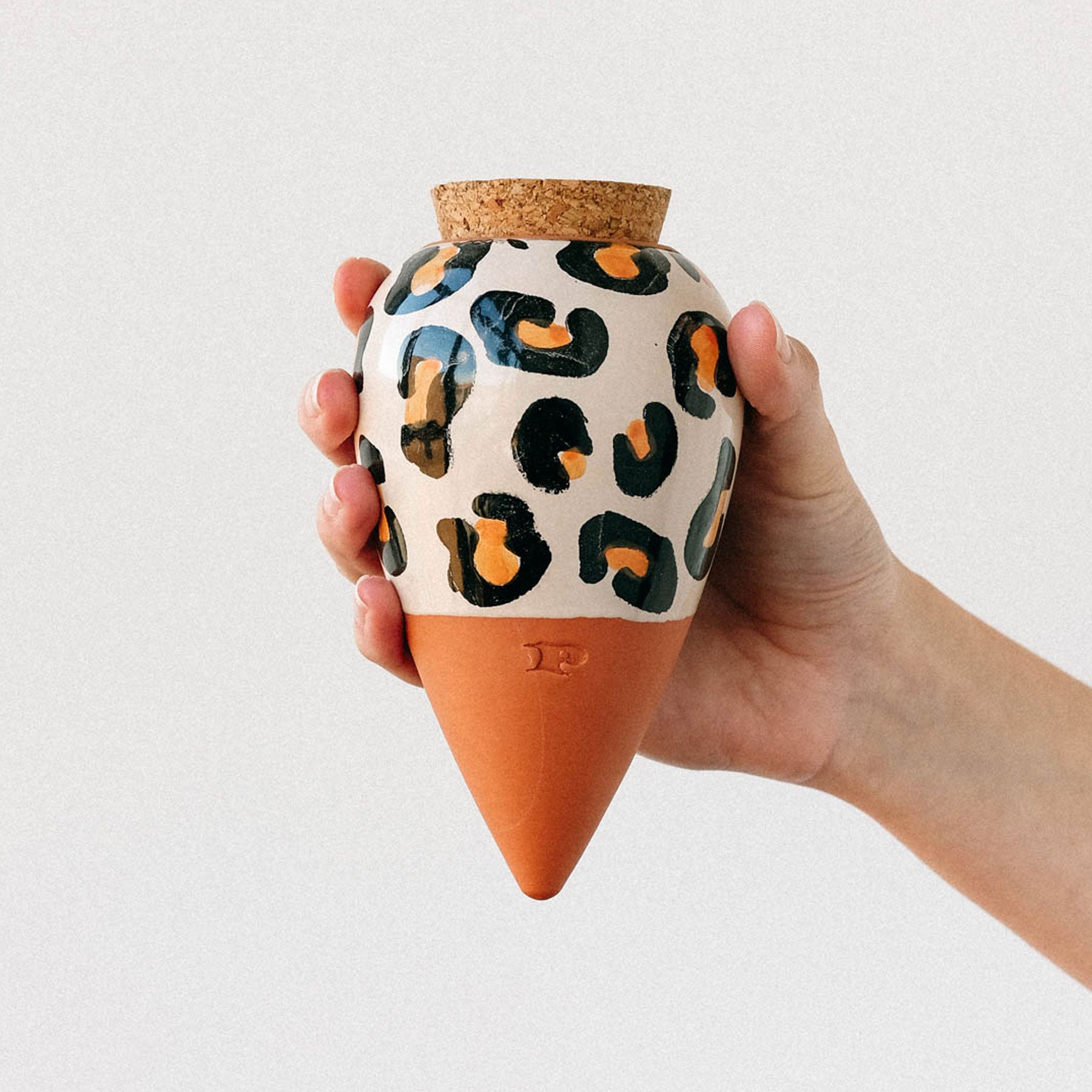 Hydrating olla leopard