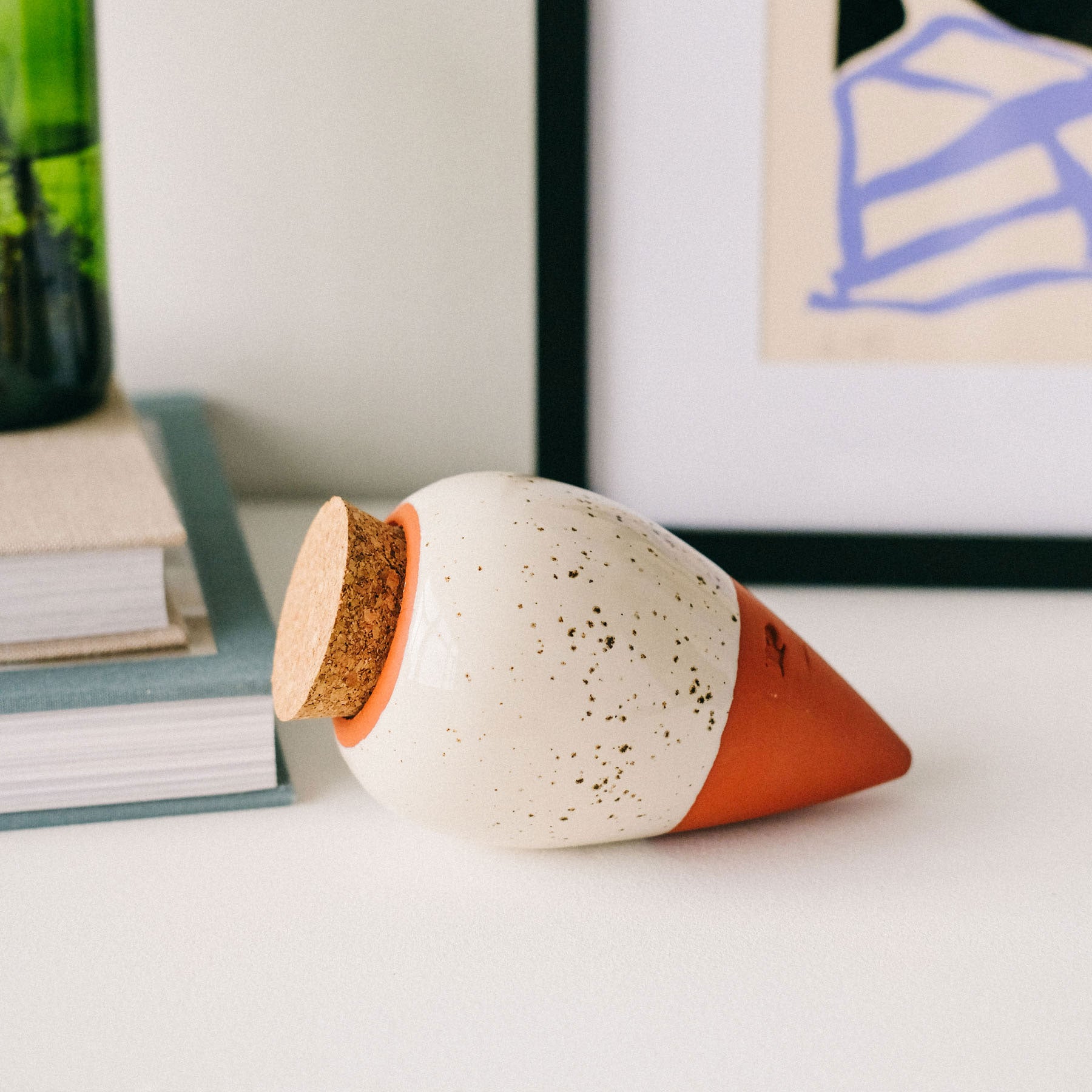 Hydrating olla speckled white
