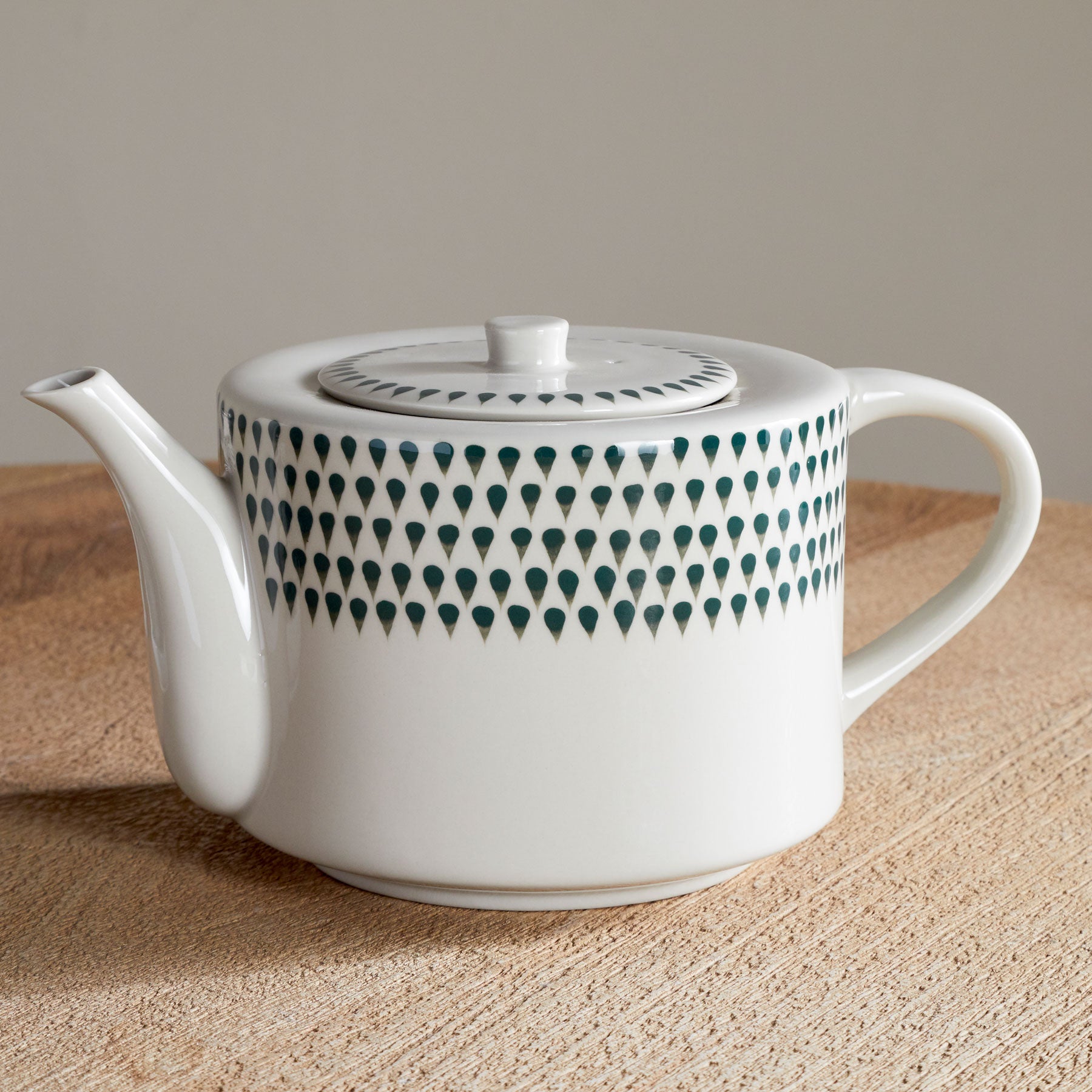 Juniper drop 4 person teapot