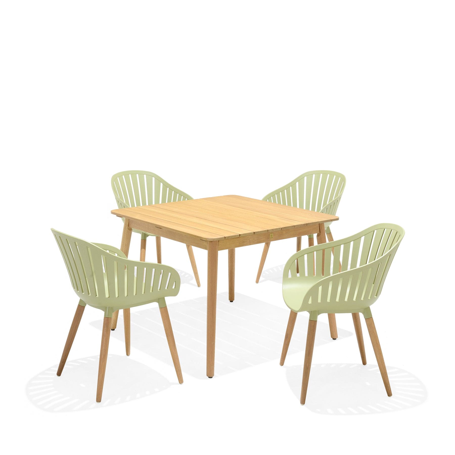 Social Plastic® nassau 4 seater dining set