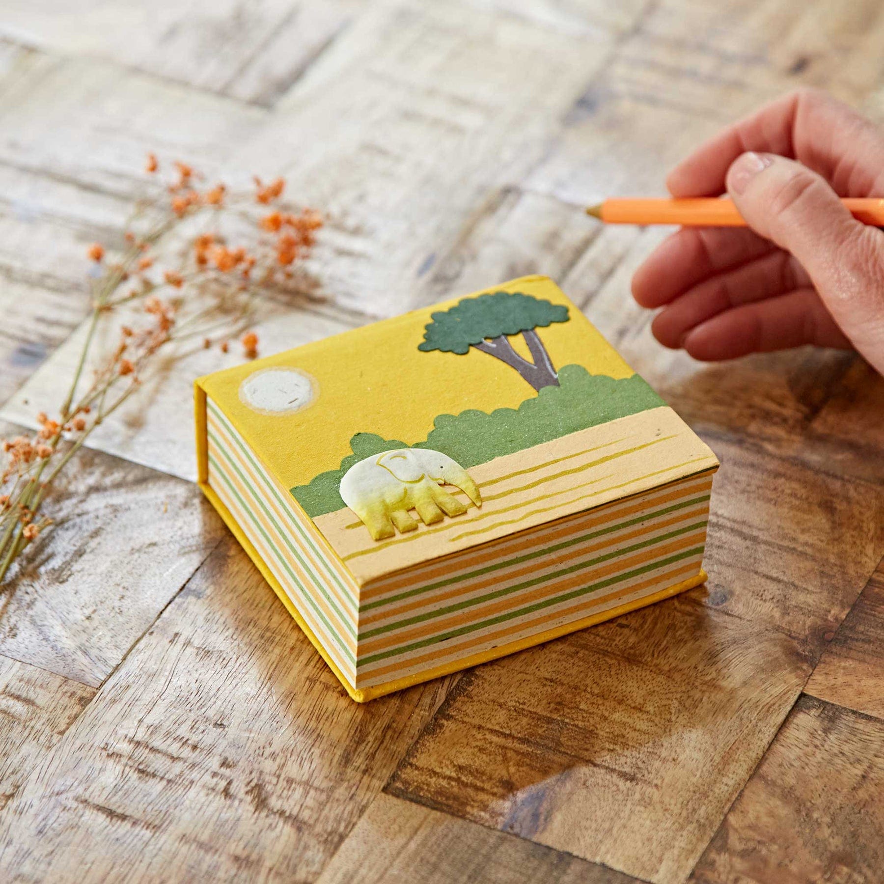 Elephant poo paper cube (sold singly)