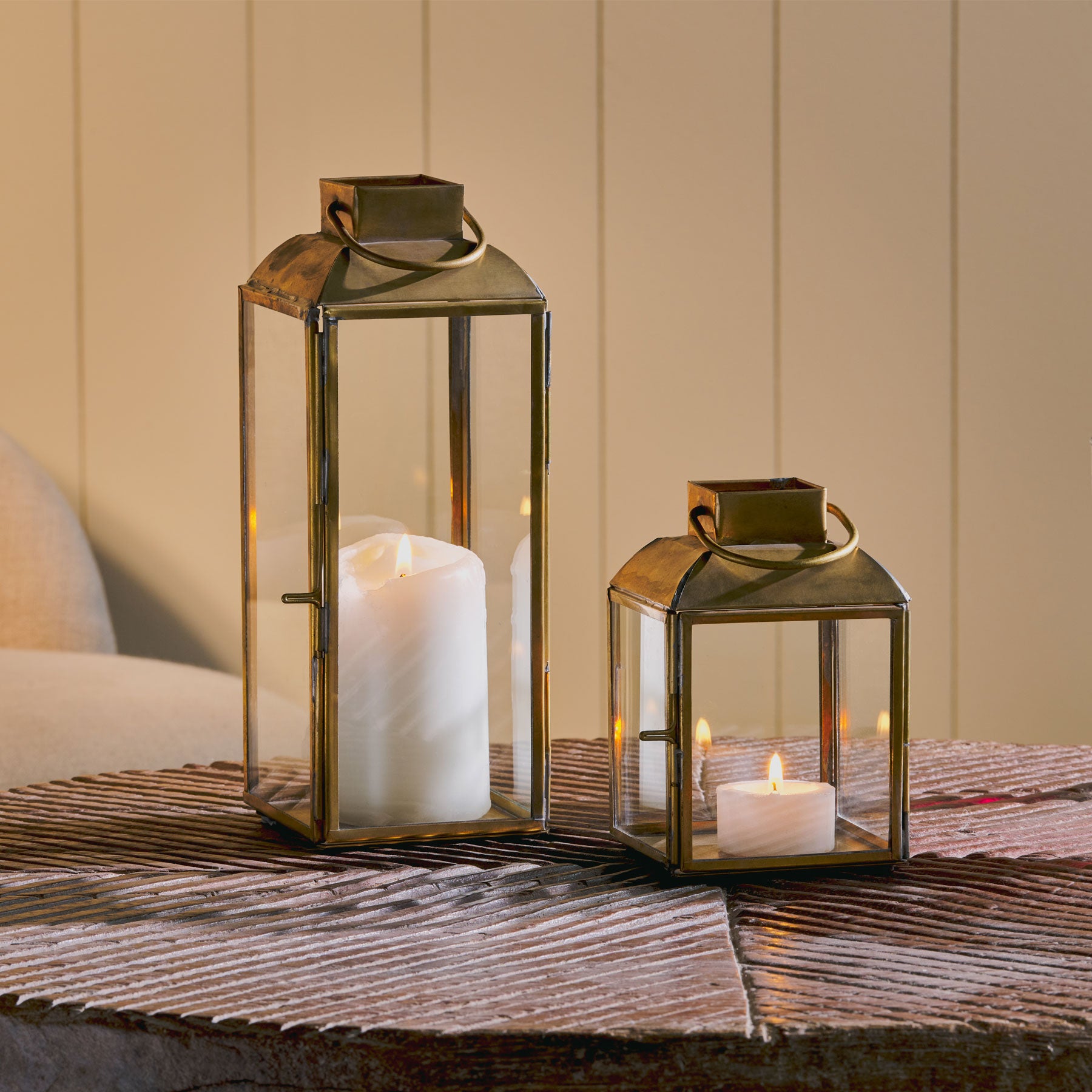 Maro brass lantern small