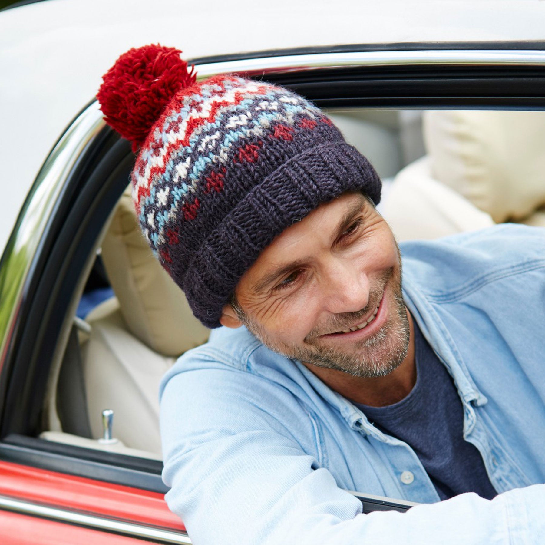 Mens clifden bobble beanie red