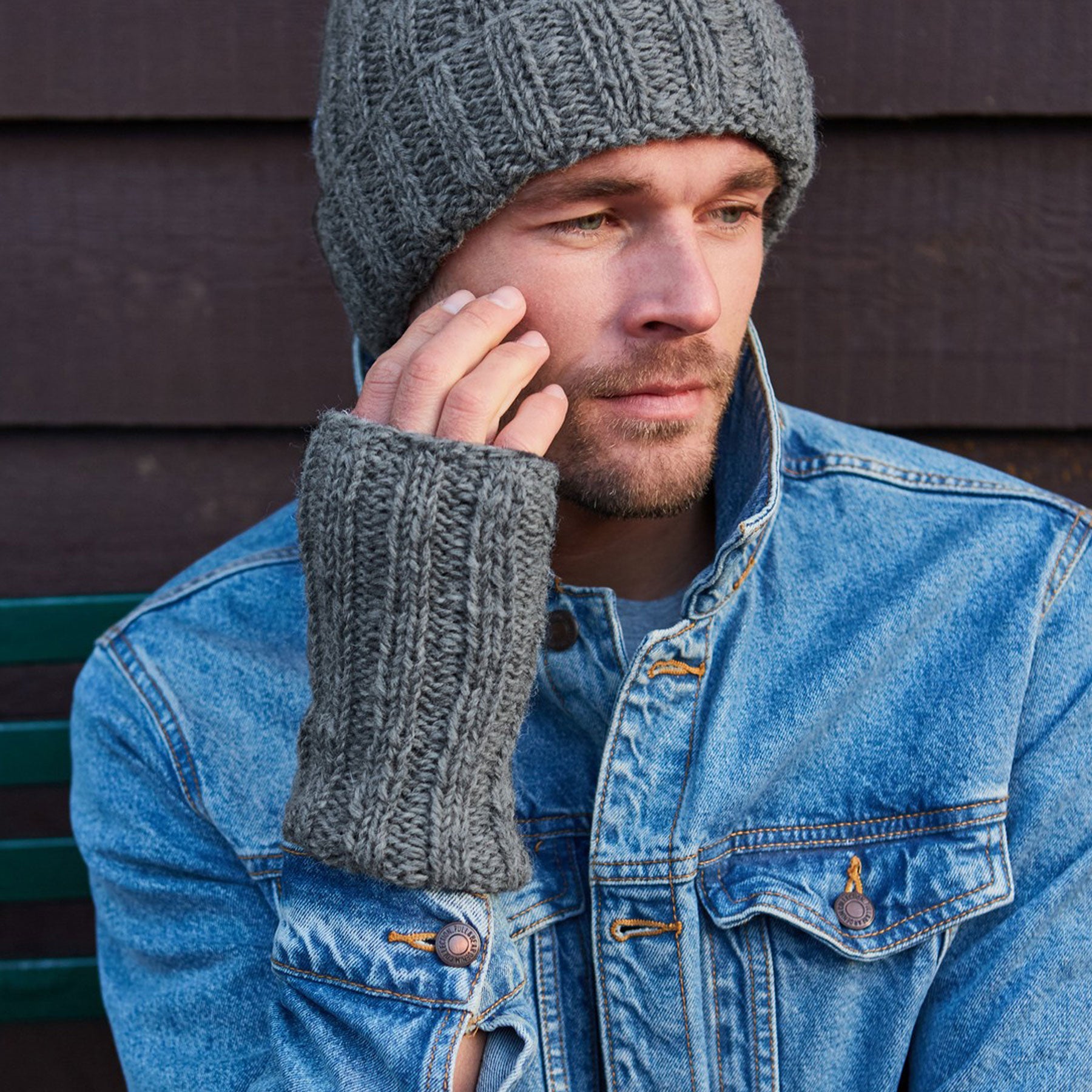 Mens shetland grey wristwarmer