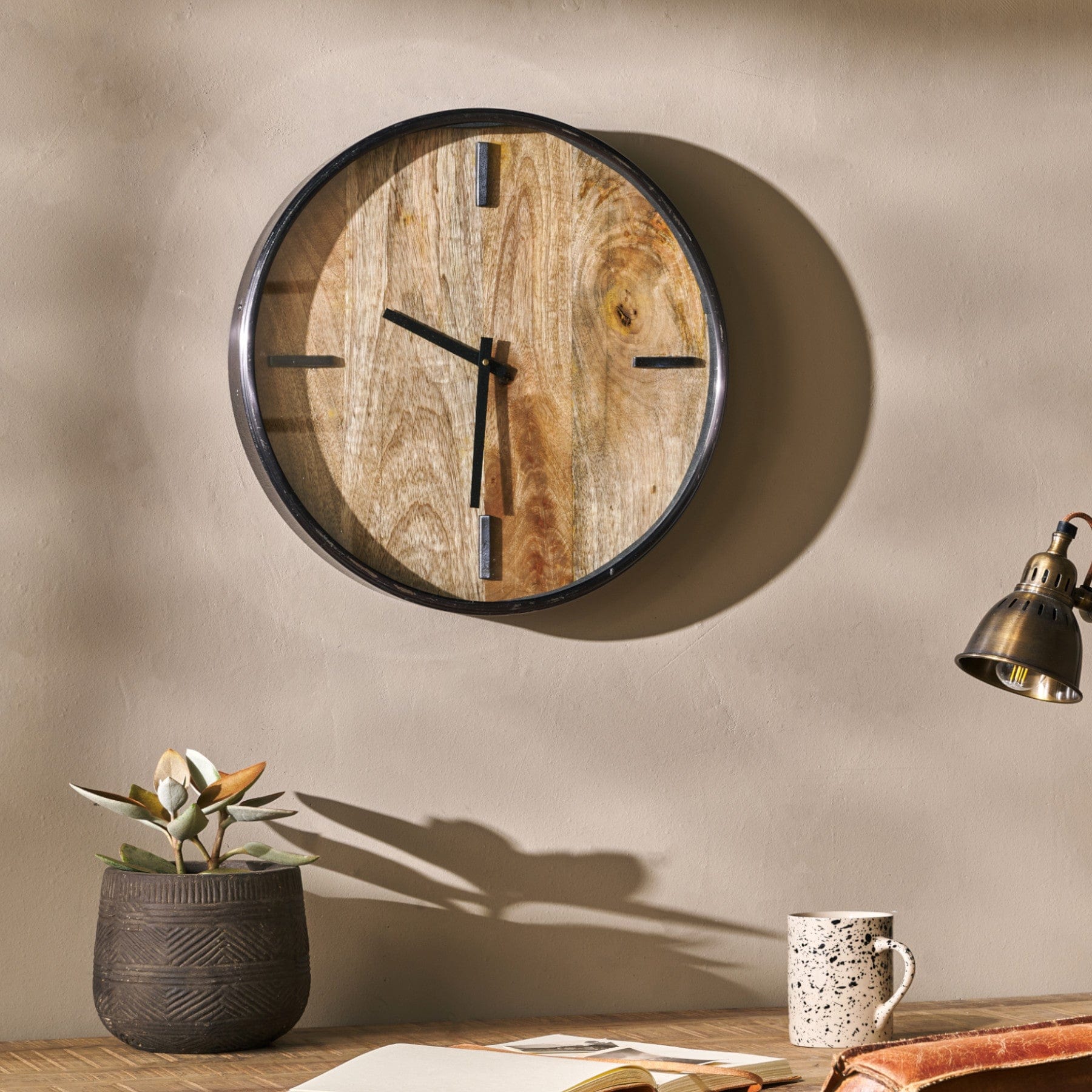 Alomi mango wood clock