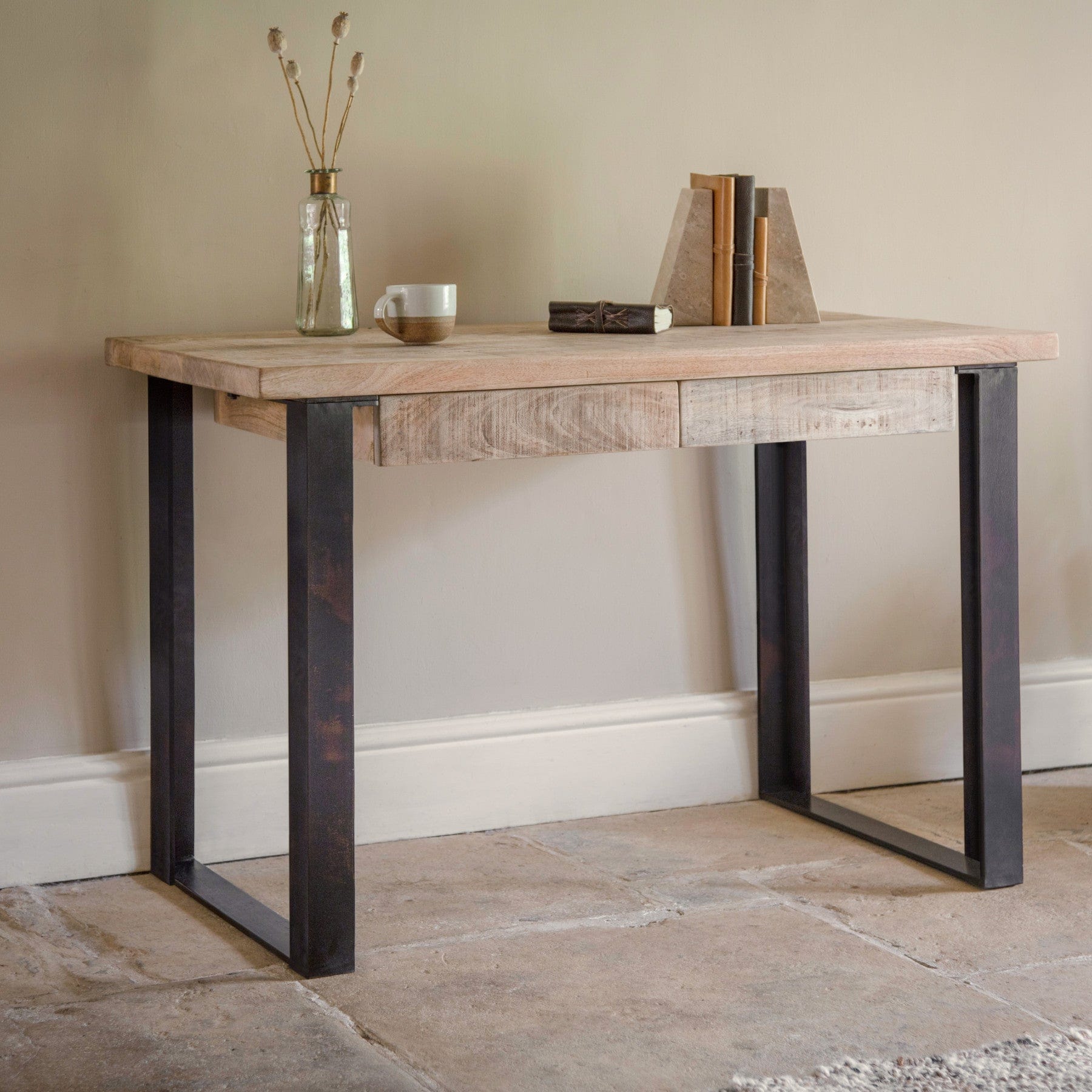 Fia mango wood desk - natural