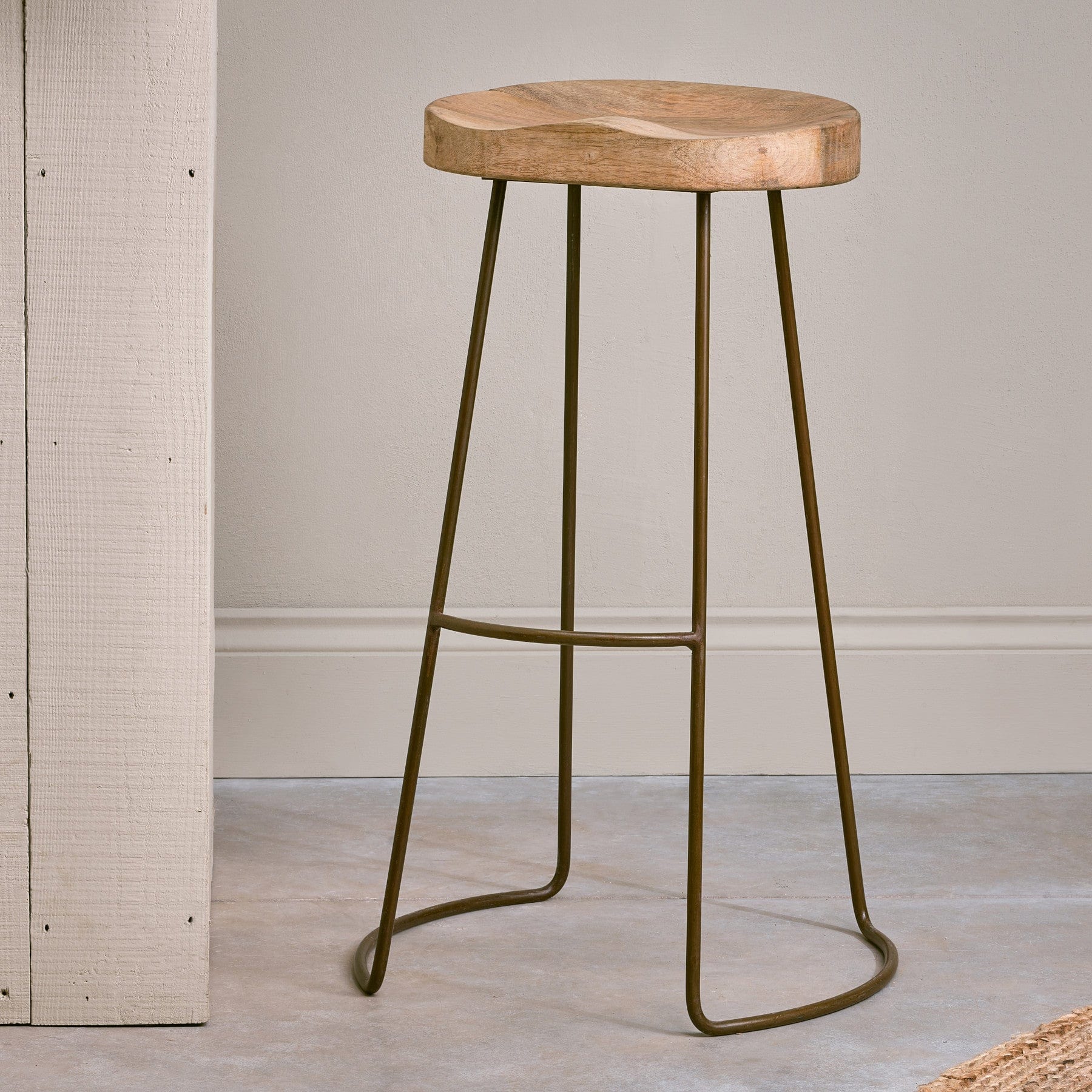 Loko mango wood stool