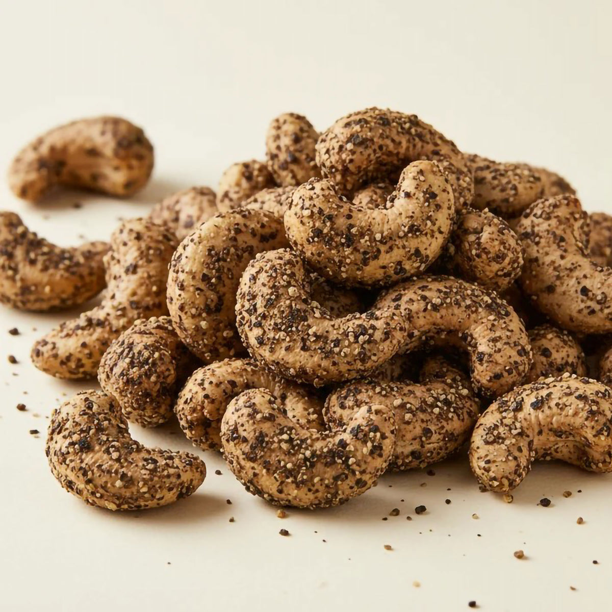 Black pepper cashews 180g