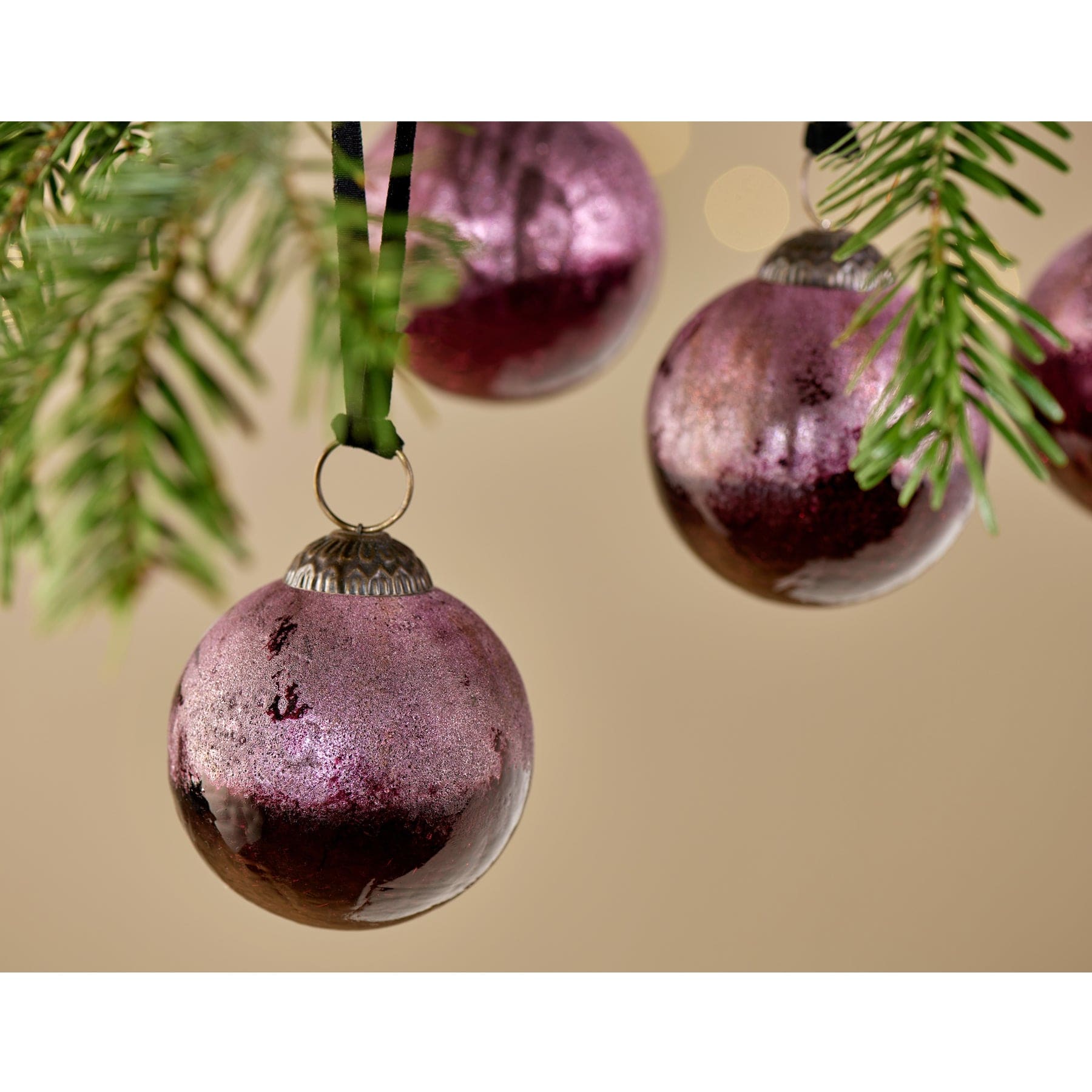 Pannee round bauble ruby