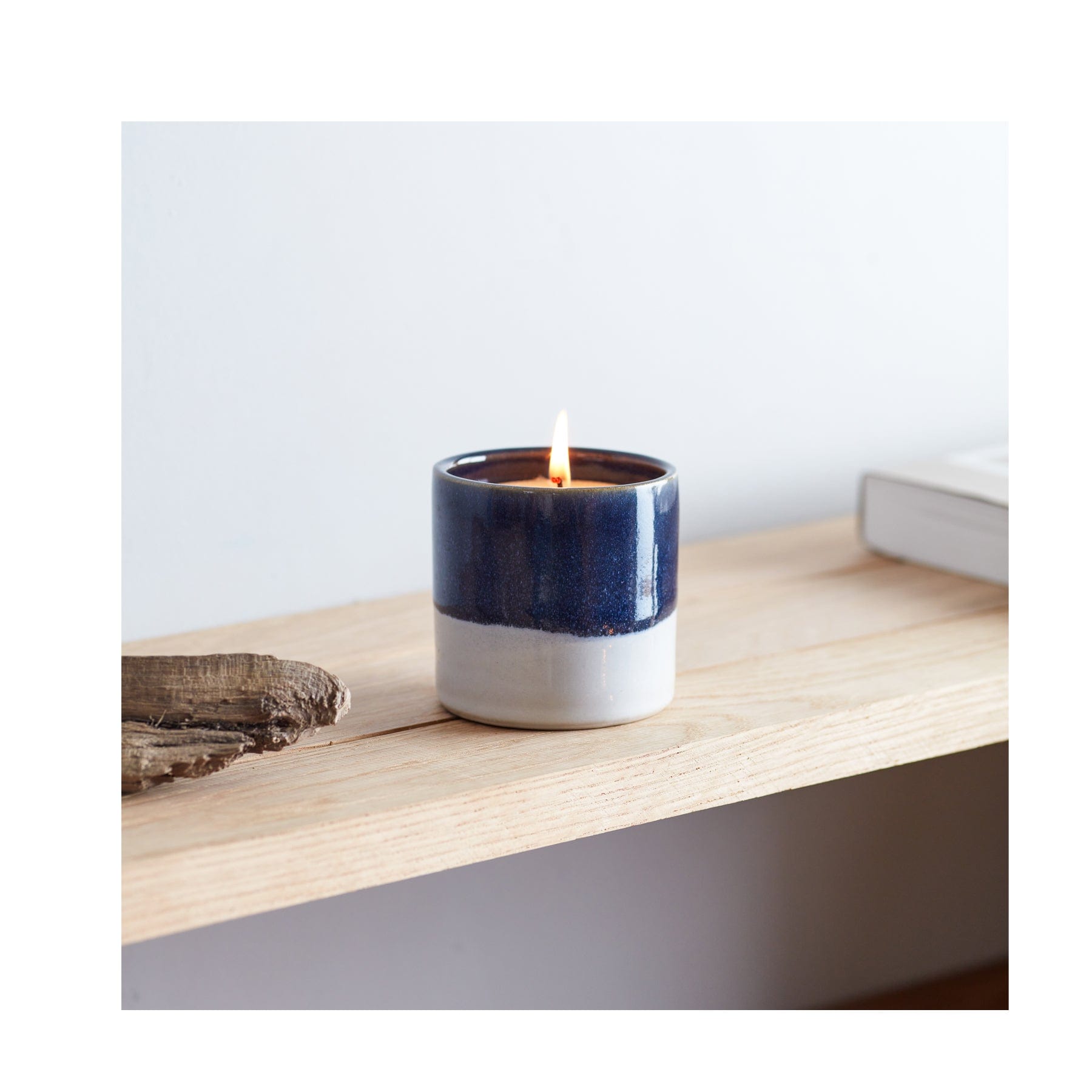 Sea salt scented sea & shore pot candle