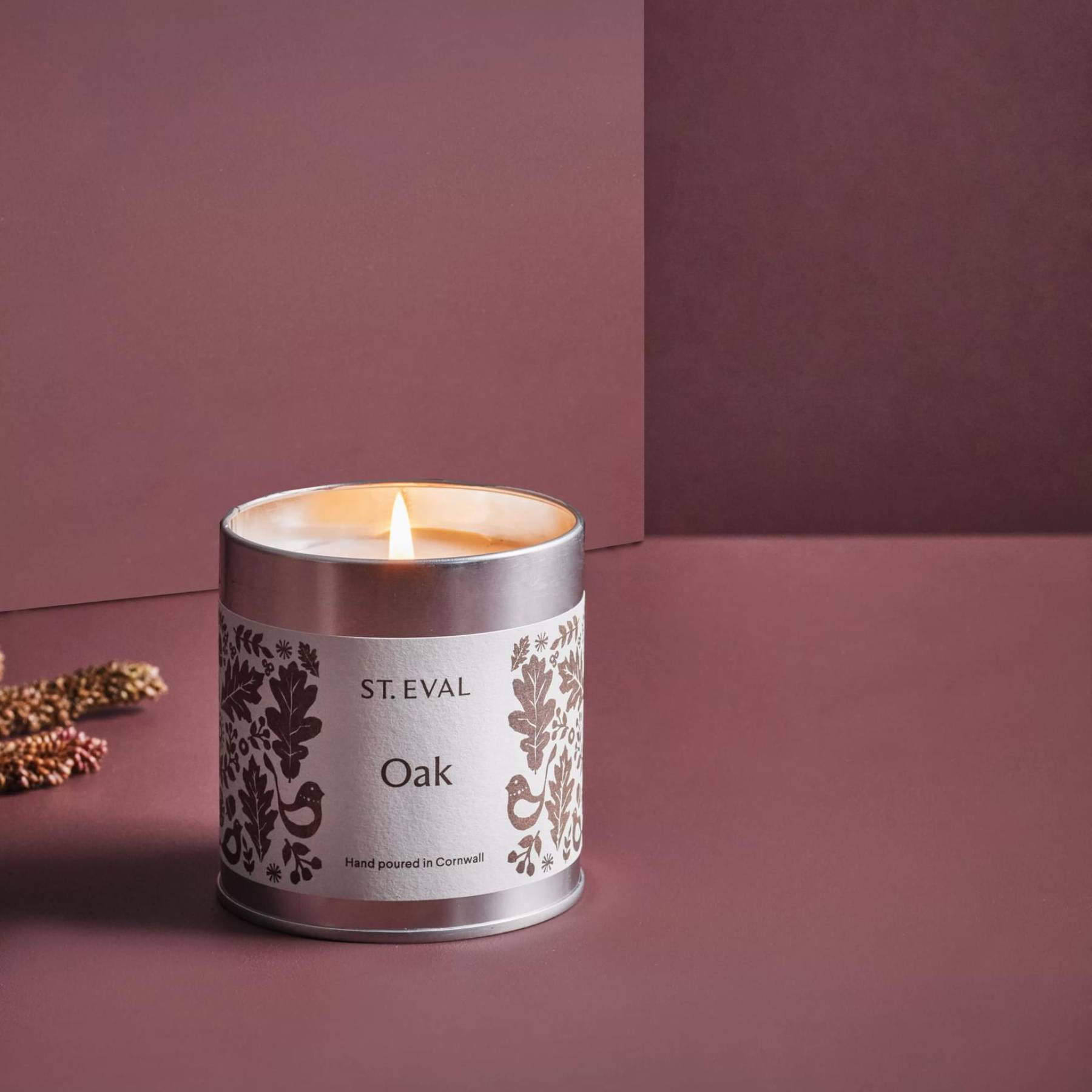 Oak scented tin candle