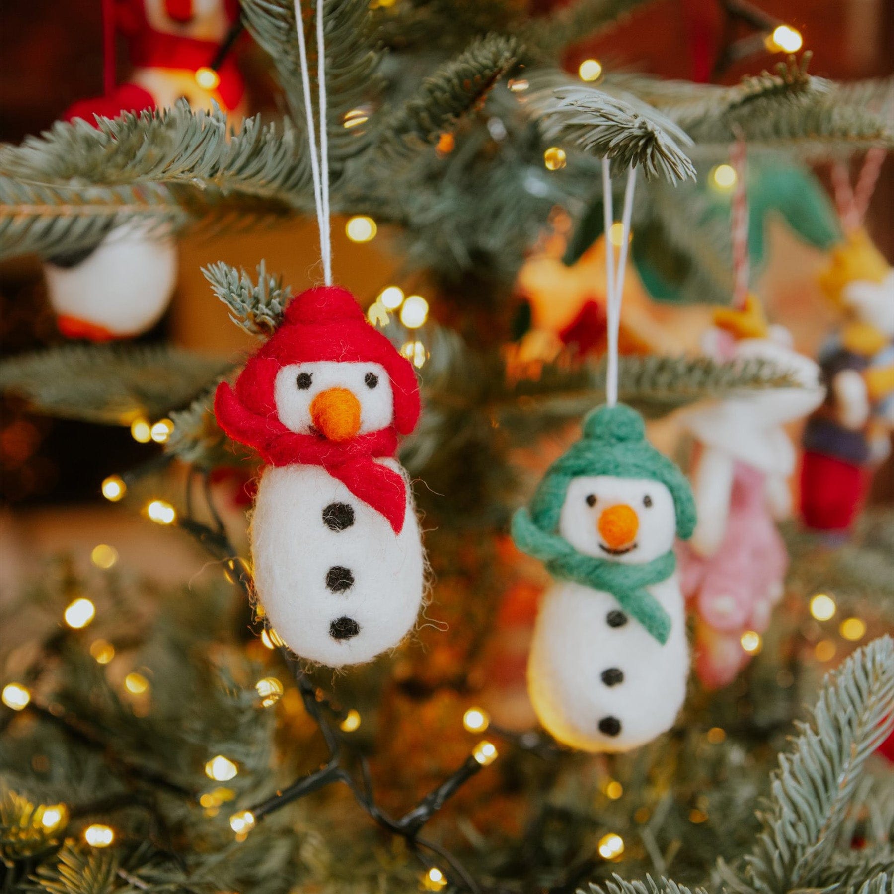 Cosy snowman hanging decoration