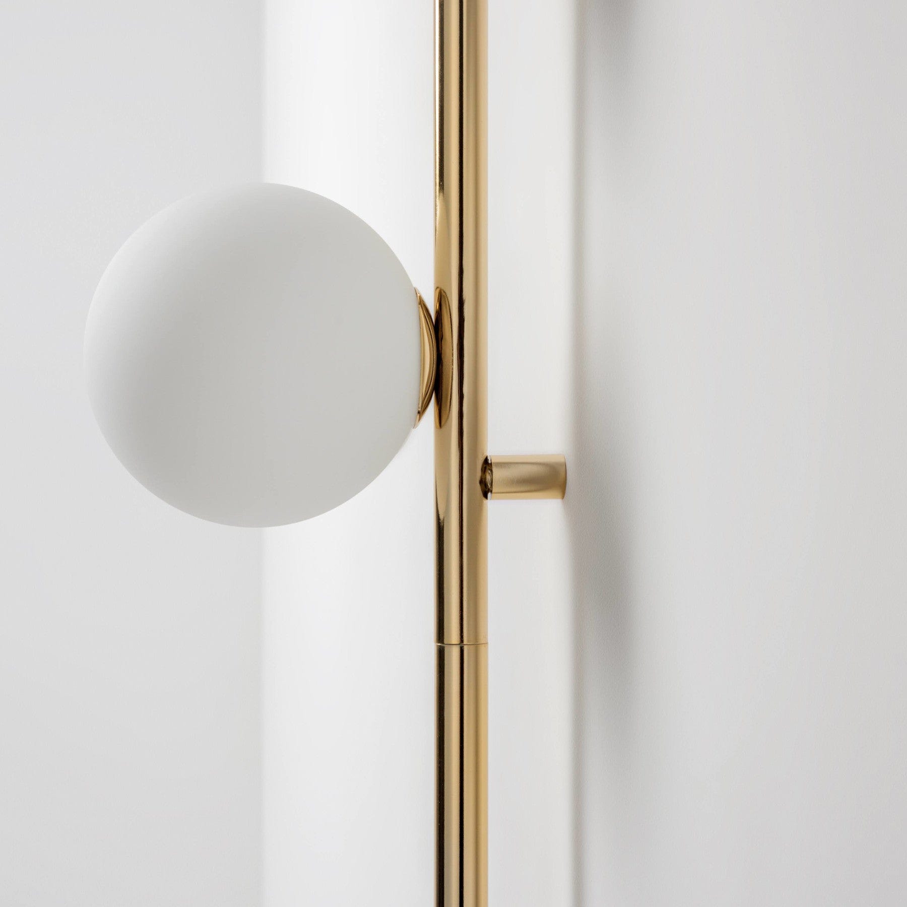 Bar opal ball wall light