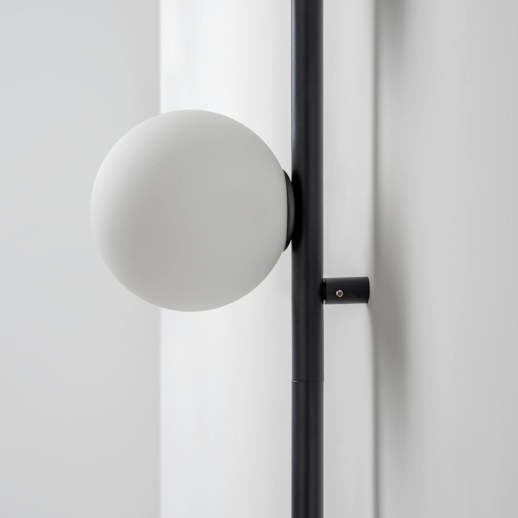 Bar opal ball wall light