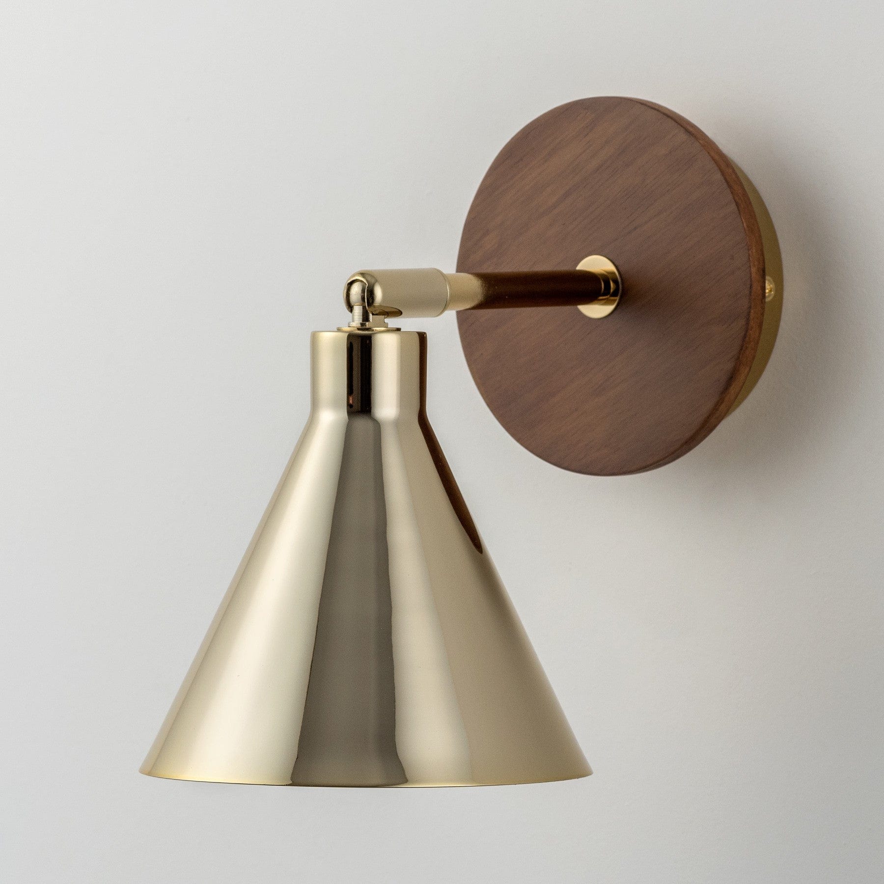 Cone wall light