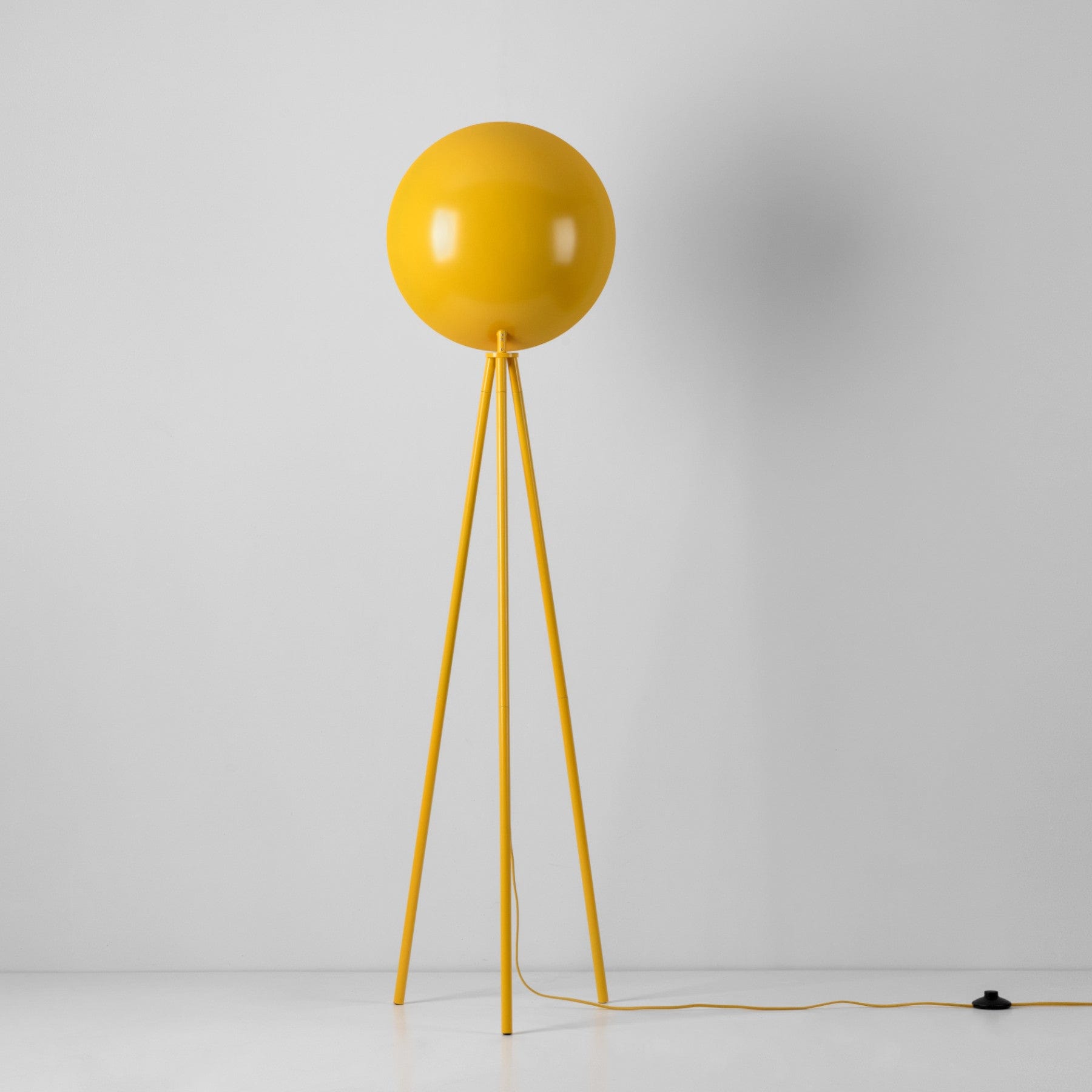 Diffuser floor lamp