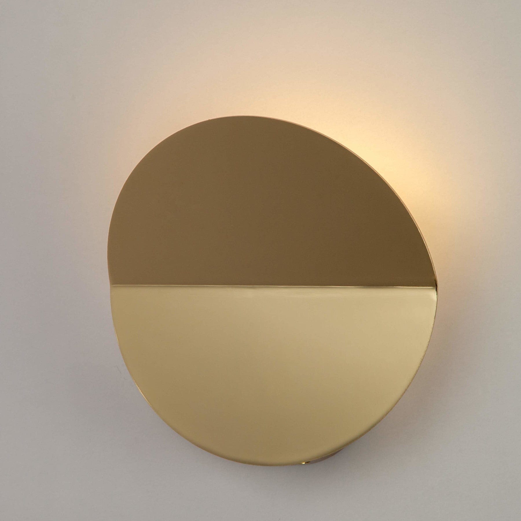 Diffuser round wall light