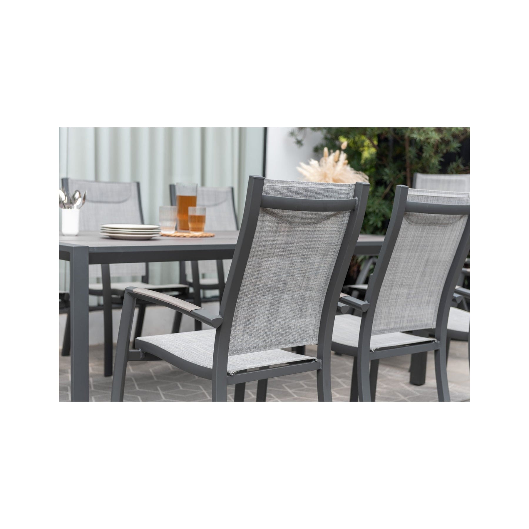 Urbanite deluxe dark 8-seat mixed dining set