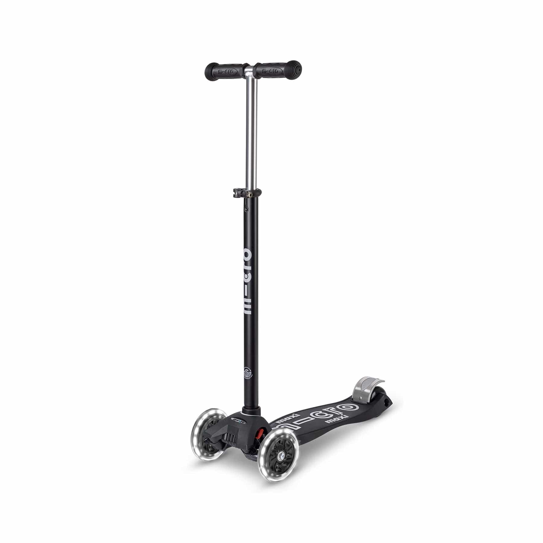 Maxi Scooter Deluxe ECO LED Black